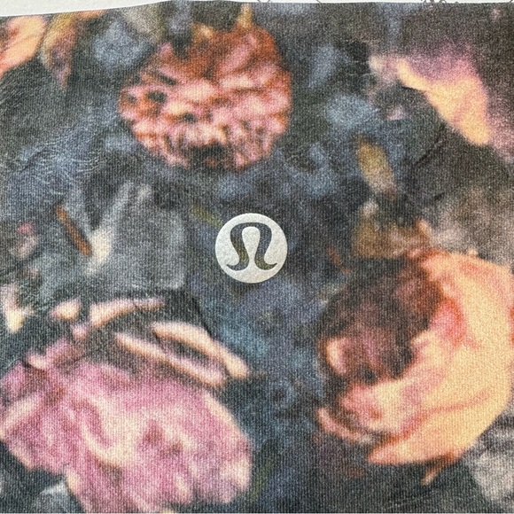 Lululemon Athletica Blue and Pink Floral Leggings - Picture 4 of 4